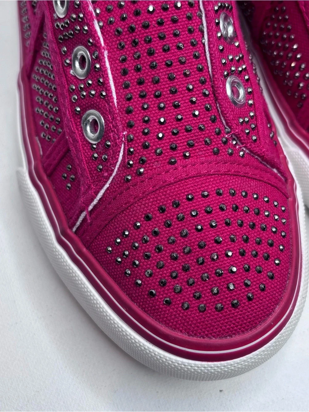 True Religion Women's Rhinestone-Studded Canvas Slip-On Sneakers Red & White 9.5
